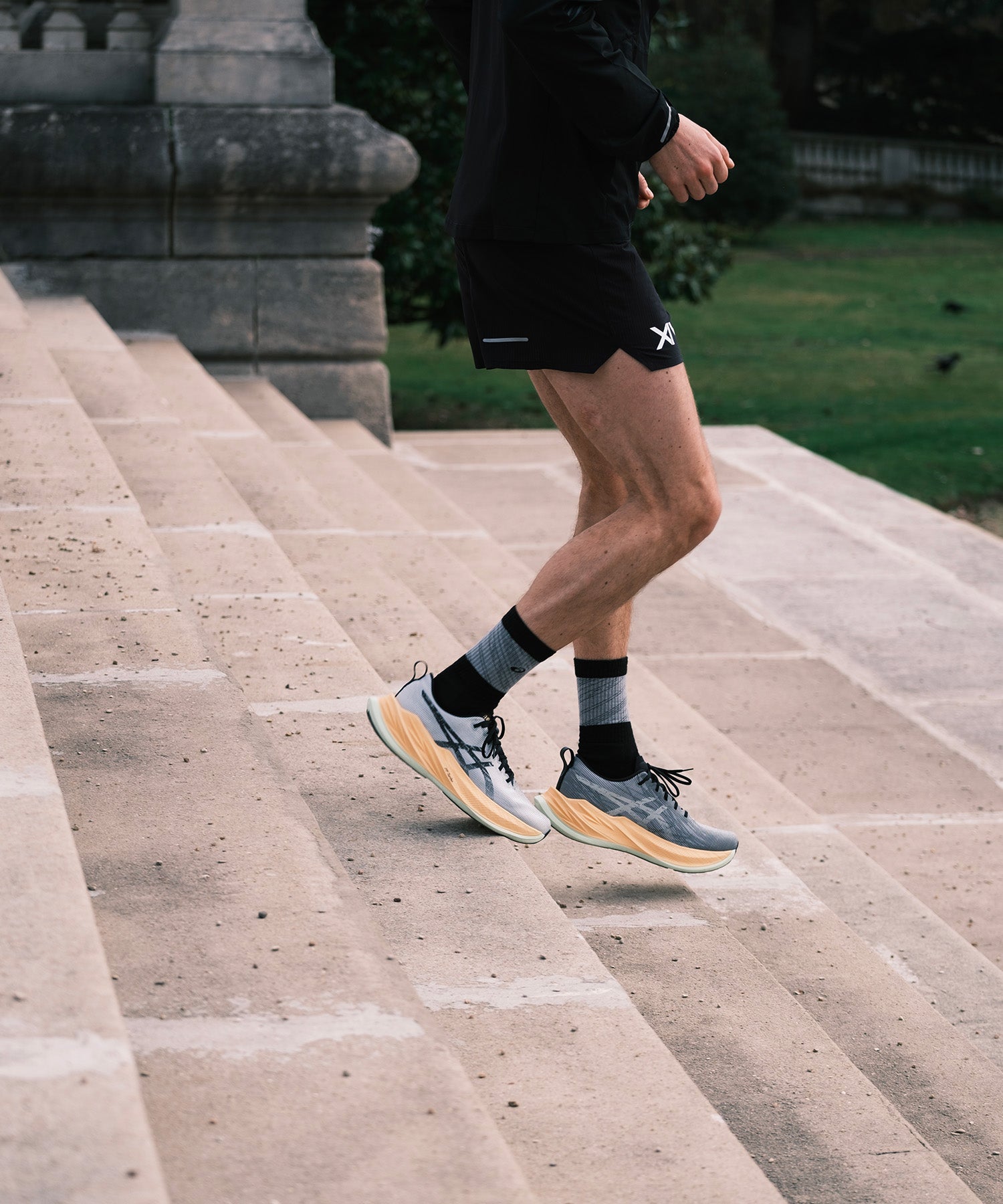 Hoka Clifton 9 dans la boutique Quatorze Running à Paris