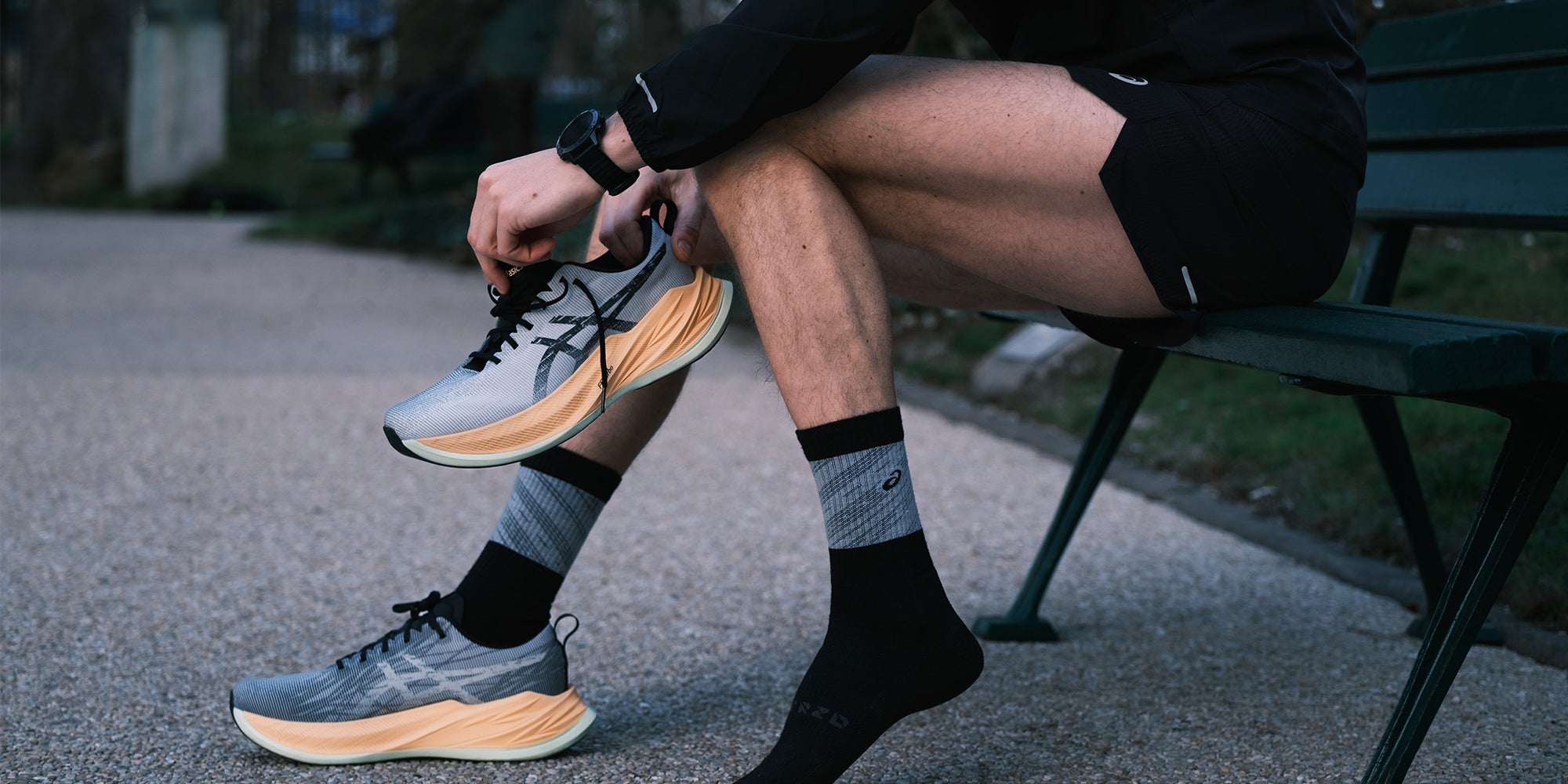 Chaussures de running Hoka Rocket X2 exposées dans le magasin Quatorze à Paris