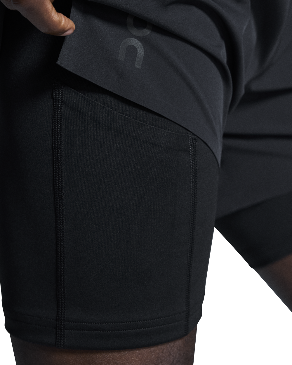 On Running 5 In Performance 2/1 Shorts